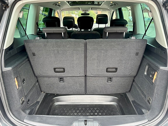 Volkswagen Sharan 9 of 16