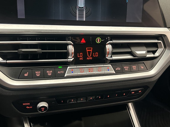 BMW 330e 24 of 30