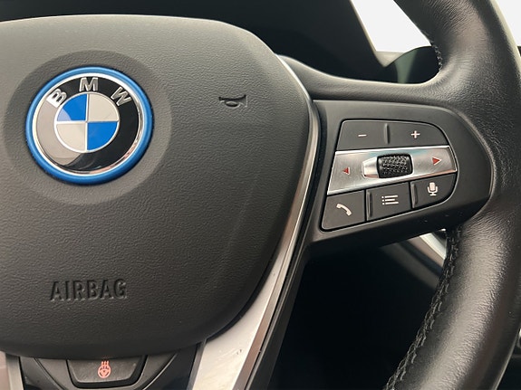 BMW 330e 18 of 30
