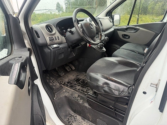 Renault Trafic 5 of 5