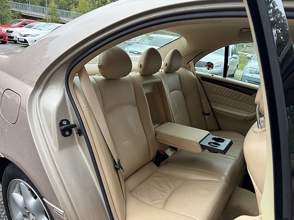 Mercedes-Benz C240 20 of 26