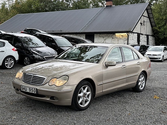 Mercedes-Benz C240
