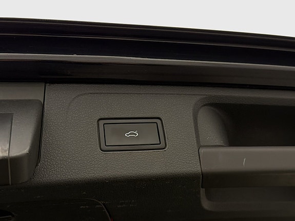 Volkswagen Passat 30 of 30