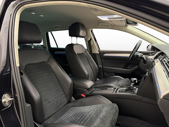 Volkswagen Passat 26 of 30