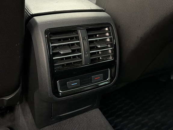 Volkswagen Passat 29 of 30