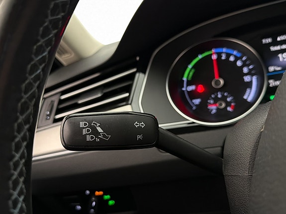 Volkswagen Passat 15 of 30