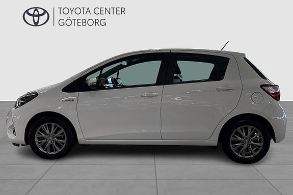 Toyota Yaris 5 of 12