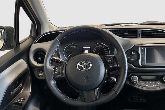 Toyota Yaris 11 of 12