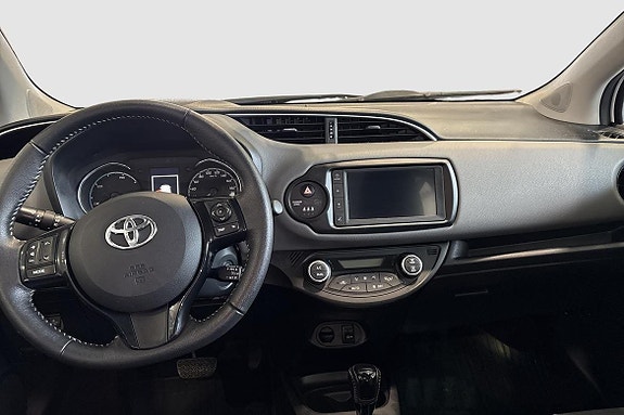Toyota Yaris 10 of 12