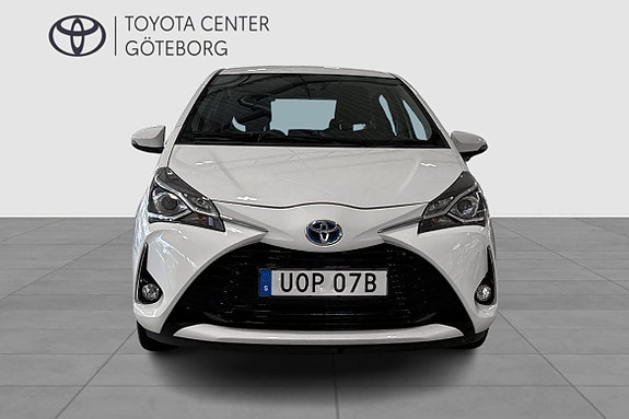 Toyota Yaris 7 of 12