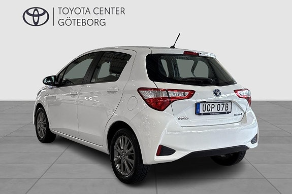 Toyota Yaris 4 of 12