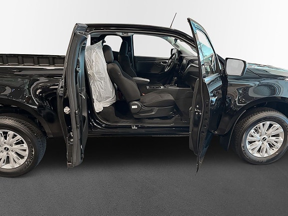 Isuzu D-max 7 of 9