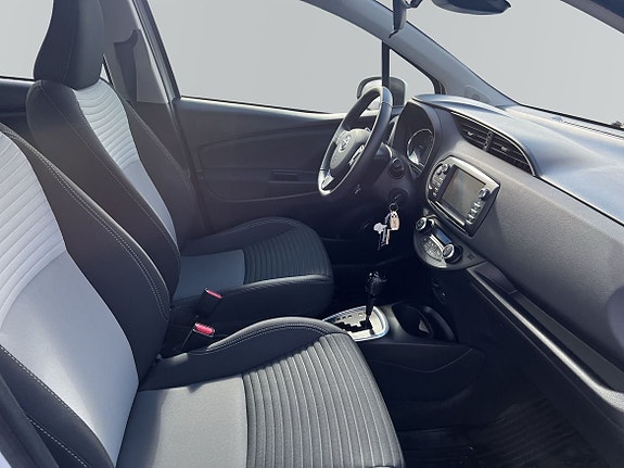 Toyota Yaris 6 of 10