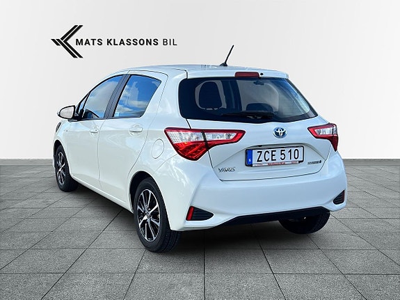 Toyota Yaris 2 of 10