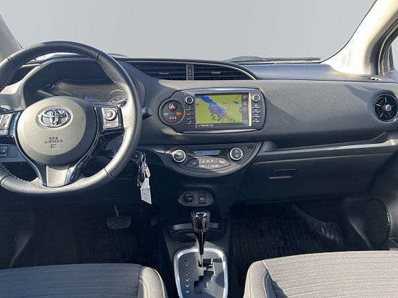 Toyota Yaris 8 of 10