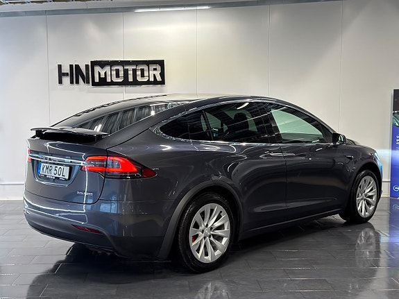 Tesla Model X 7 of 30