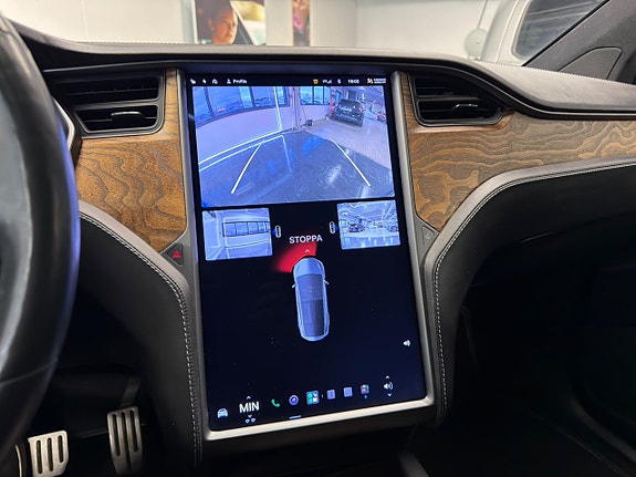 Tesla Model X 24 of 30
