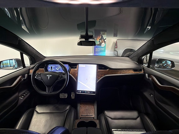 Tesla Model X 18 of 30