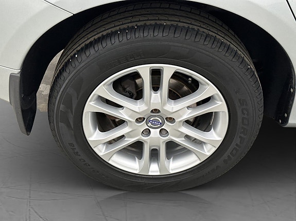 Volvo XC60 30 of 30