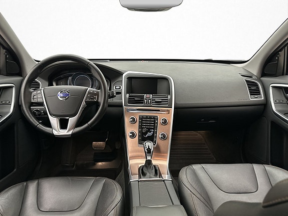 Volvo XC60 16 of 30