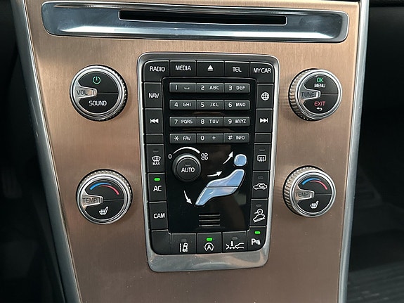 Volvo XC60 23 of 30