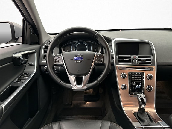 Volvo XC60 11 of 30