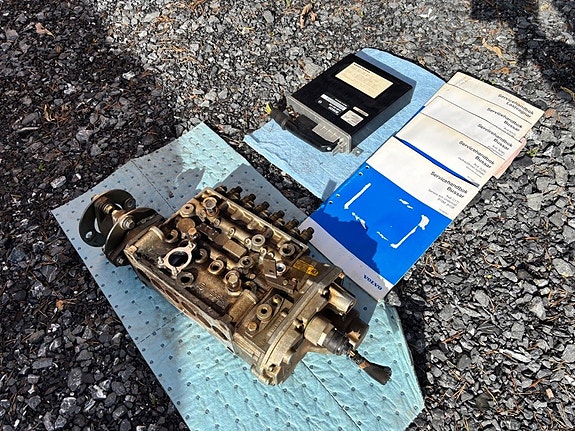Bränslepump samt styrenhet Volvo / Bosch 2 of 5