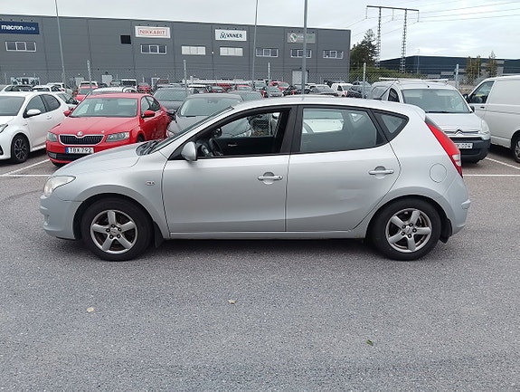 Hyundai i30 2 of 12