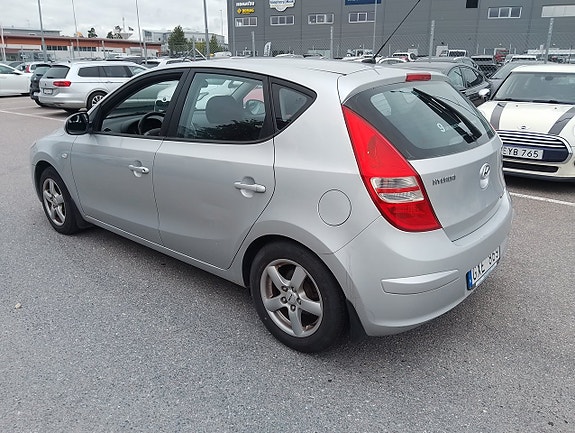 Hyundai i30 3 of 12
