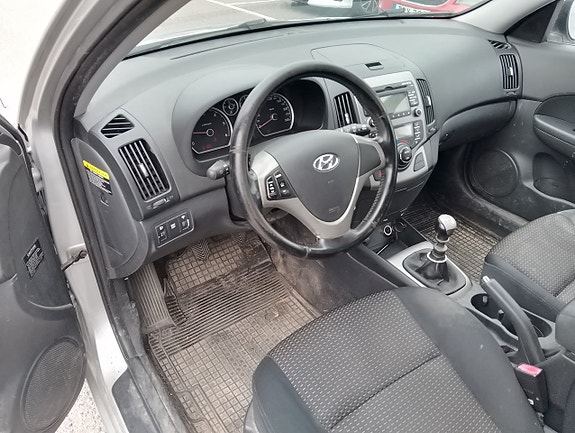 Hyundai i30 9 of 12