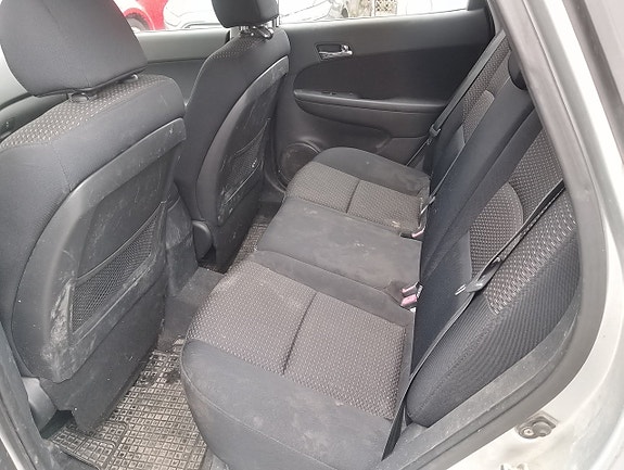 Hyundai i30 12 of 12