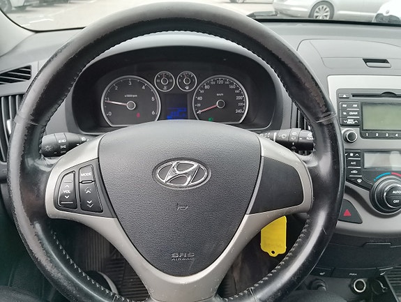 Hyundai i30 8 of 12