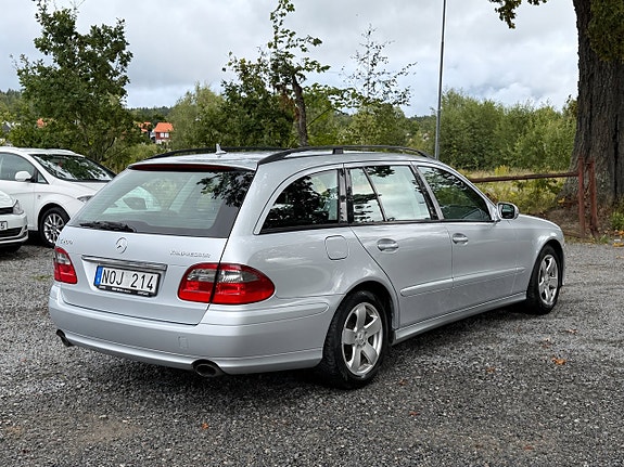 Mercedes-Benz E200 7 of 21