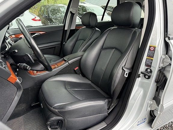 Mercedes-Benz E200 16 of 21