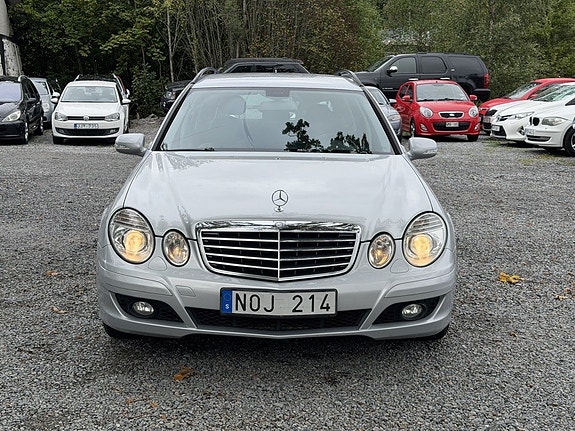 Mercedes-Benz E200 3 of 21