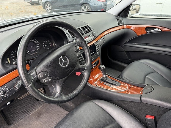 Mercedes-Benz E200 12 of 21