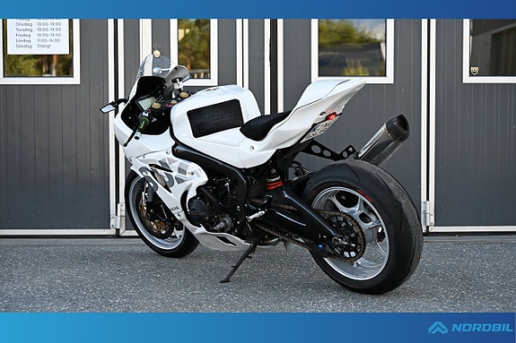 Suzuki Cycles GSX-R1000 Roadracing 202HK Akrapovic Carbon 9 of 11