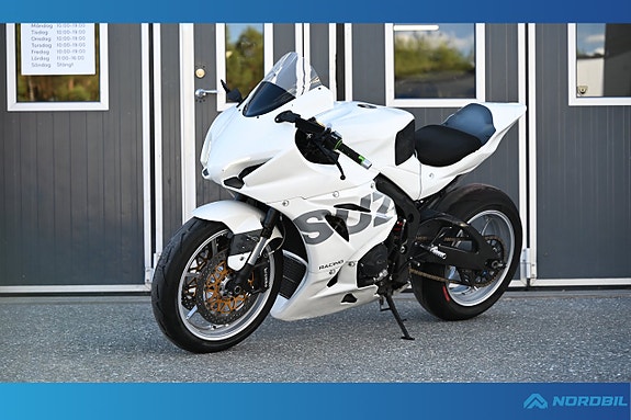 Suzuki Cycles GSX-R1000 Roadracing 202HK Akrapovic Carbon