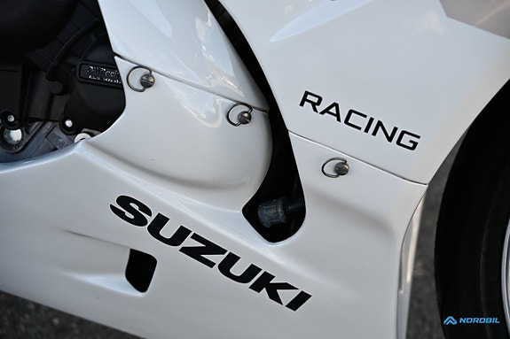 Suzuki Cycles GSX-R1000 Roadracing 202HK Akrapovic Carbon 5 of 11