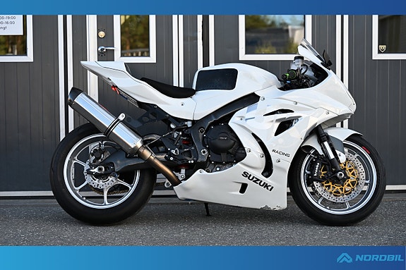 Suzuki Cycles GSX-R1000 Roadracing 202HK Akrapovic Carbon 8 of 11
