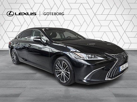 Lexus ES300h 3 of 13