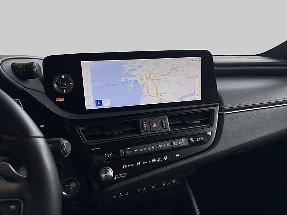 Lexus ES300h 12 of 13