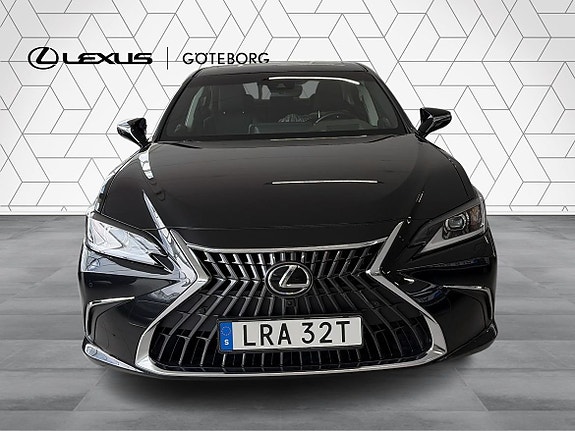 Lexus ES300h 7 of 13