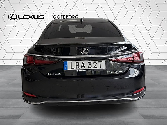 Lexus ES300h 6 of 13