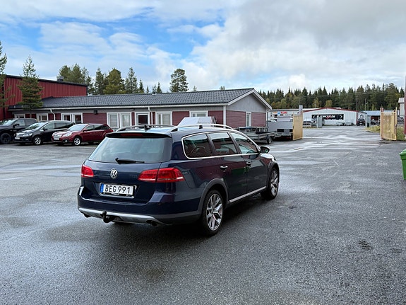 Volkswagen Passat Alltrack 16 of 24
