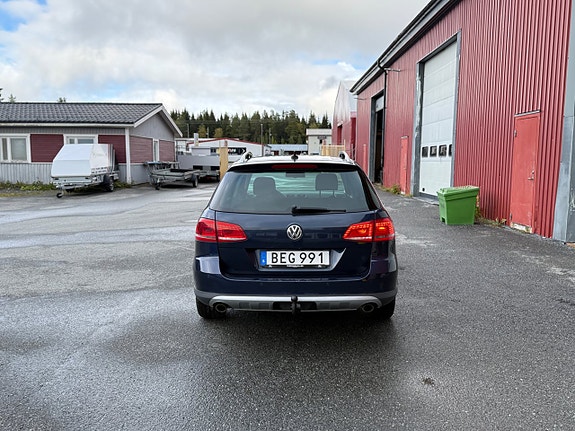 Volkswagen Passat Alltrack 17 of 24
