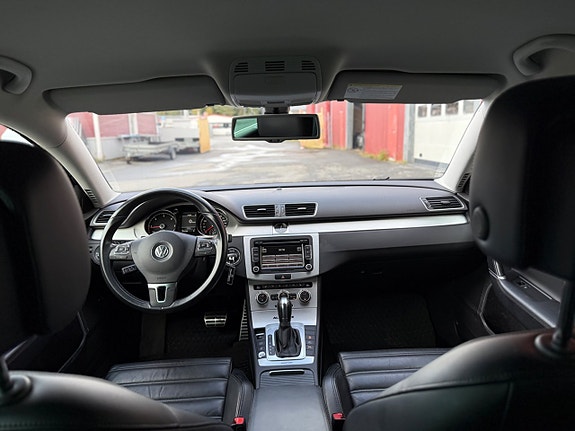 Volkswagen Passat Alltrack 3 of 24