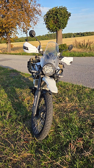 Royal Enfield HIMALAYAN 4 of 8
