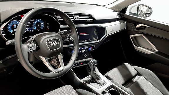Audi Q3 7 of 13