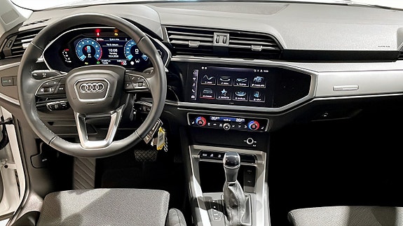 Audi Q3 10 of 13